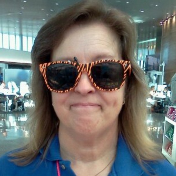 Meet your Posher, Mary - Picture 2 of 2